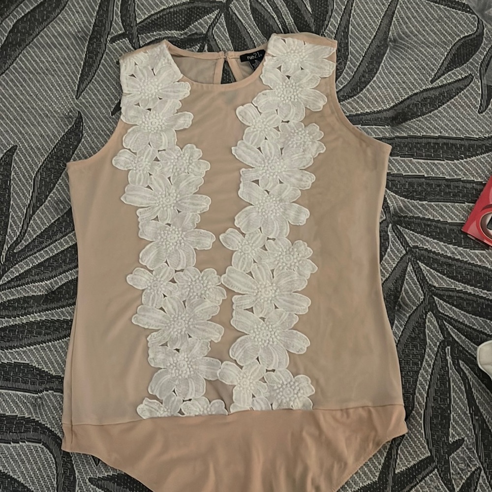 XL Bodysuit with flowers.